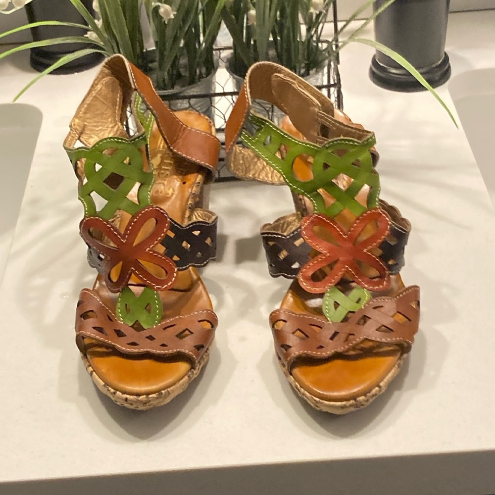 Spring Step Brown and Green Artistic Sandals